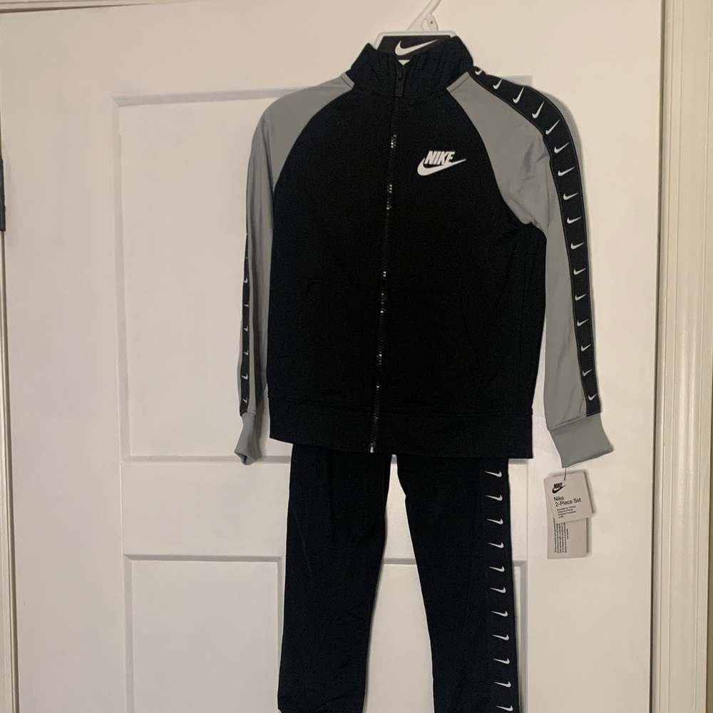 Boys Nike Black and Gray Track Suit NWT